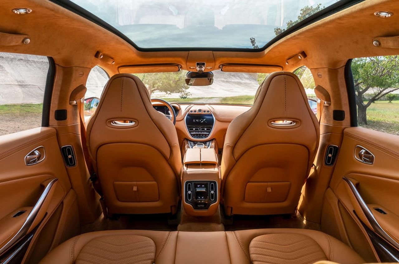 Aston-martin-dbx-2020-prototype-interior