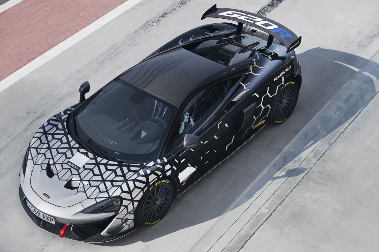 Small-11622-McLaren-620R-