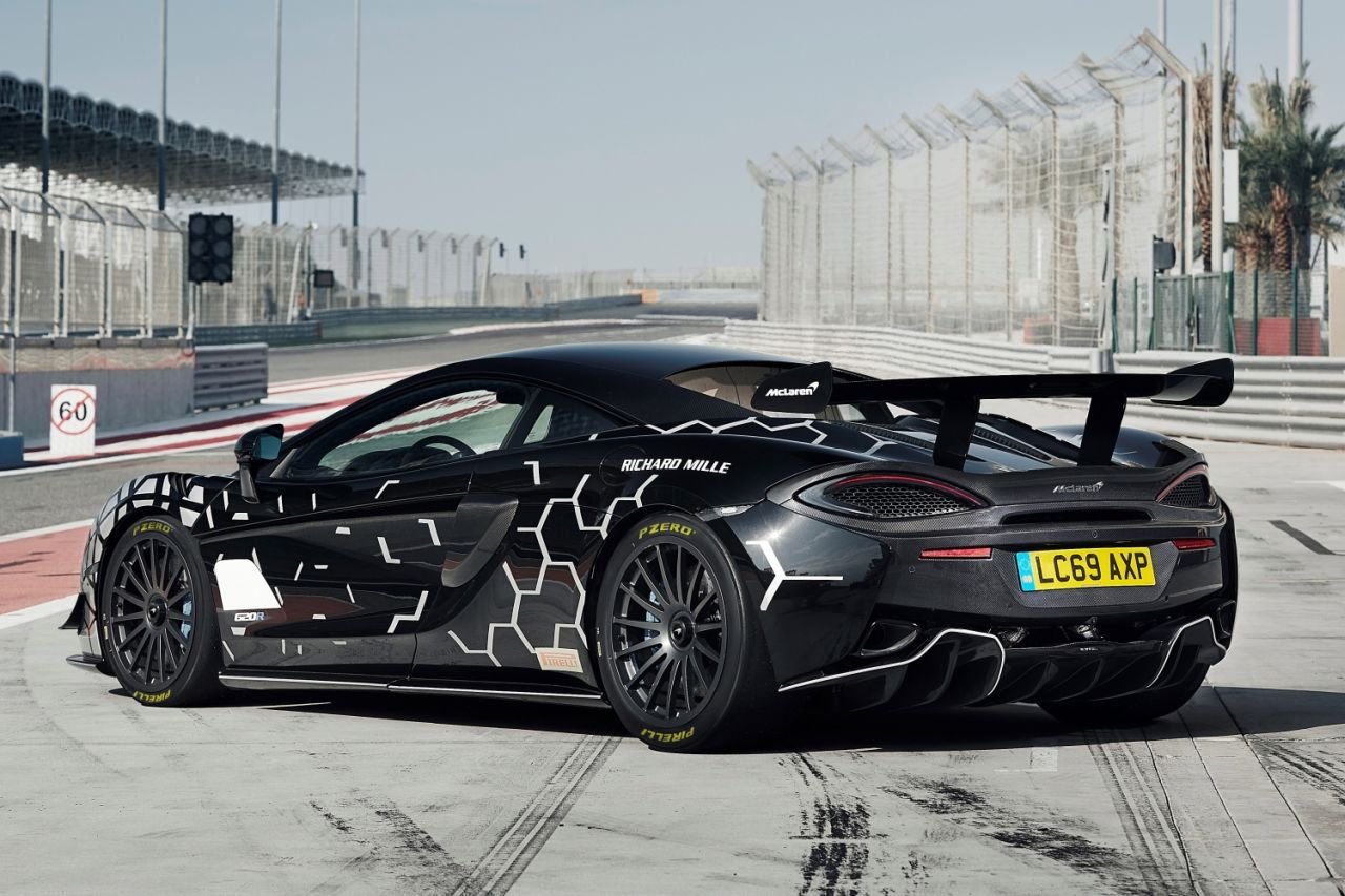 Small-11624-McLaren-620R-