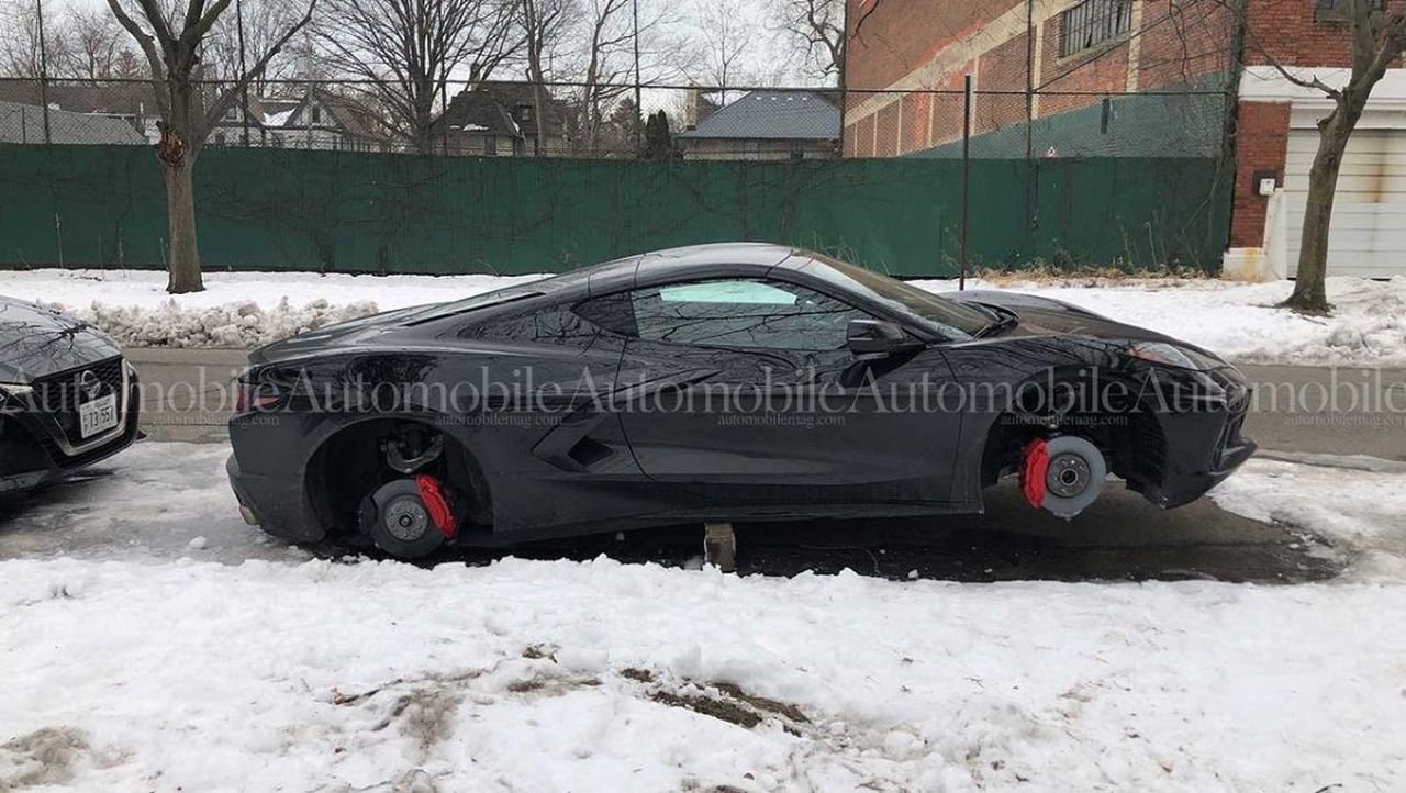 Chevrolet Corvette-C8-Wheels-Stolen-Detroit-2