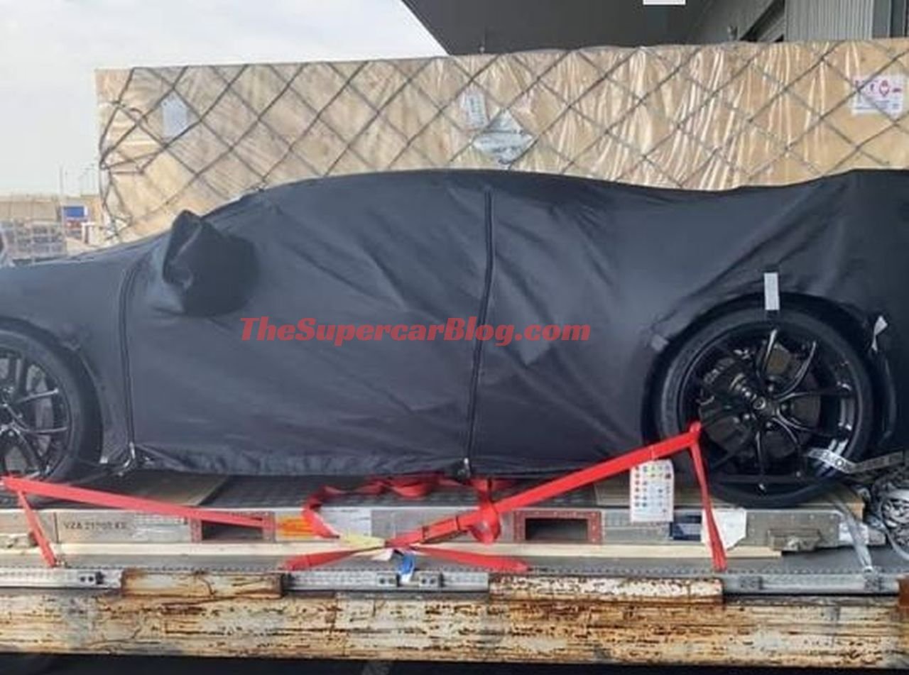 Bugatti Chiron R-2020 Geneva Motor Show-spy-shots-2