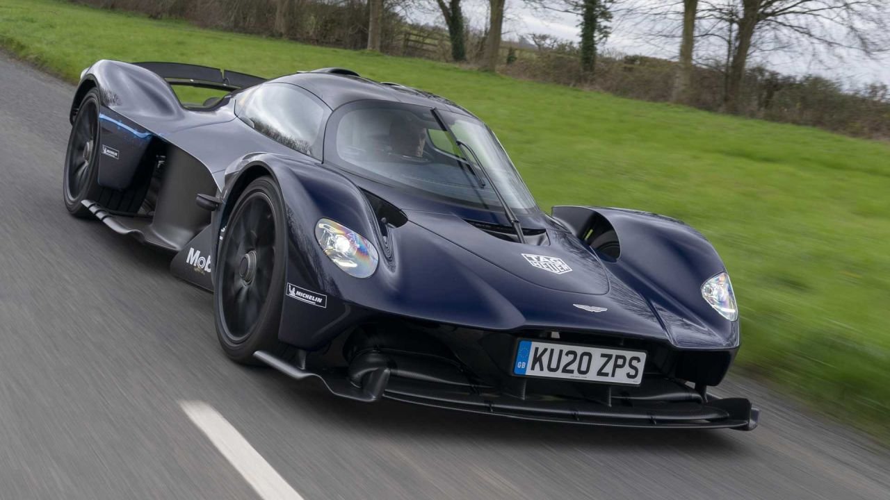 aston-martin-valkyrie-testing-on-public-roads