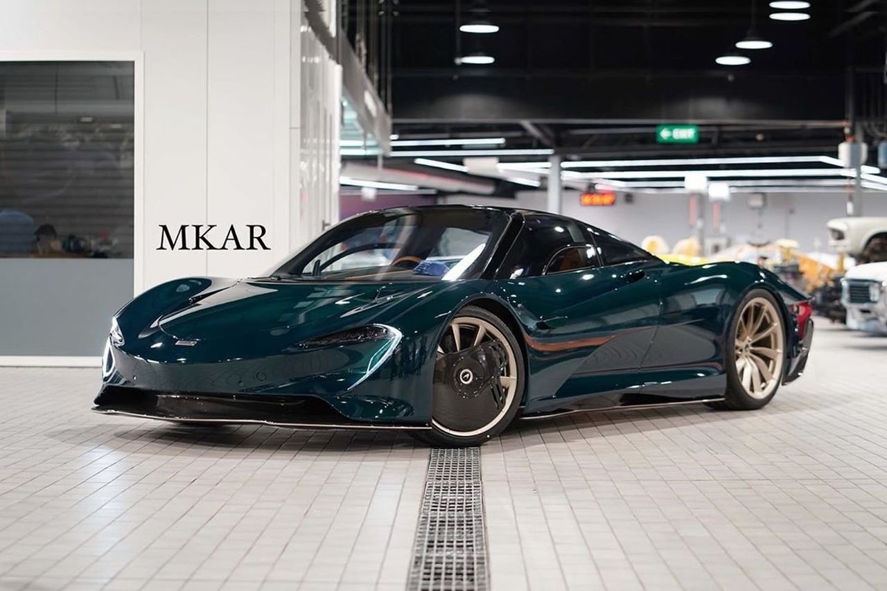 McLaren Speedtail Green Carbon_Bahrain-1