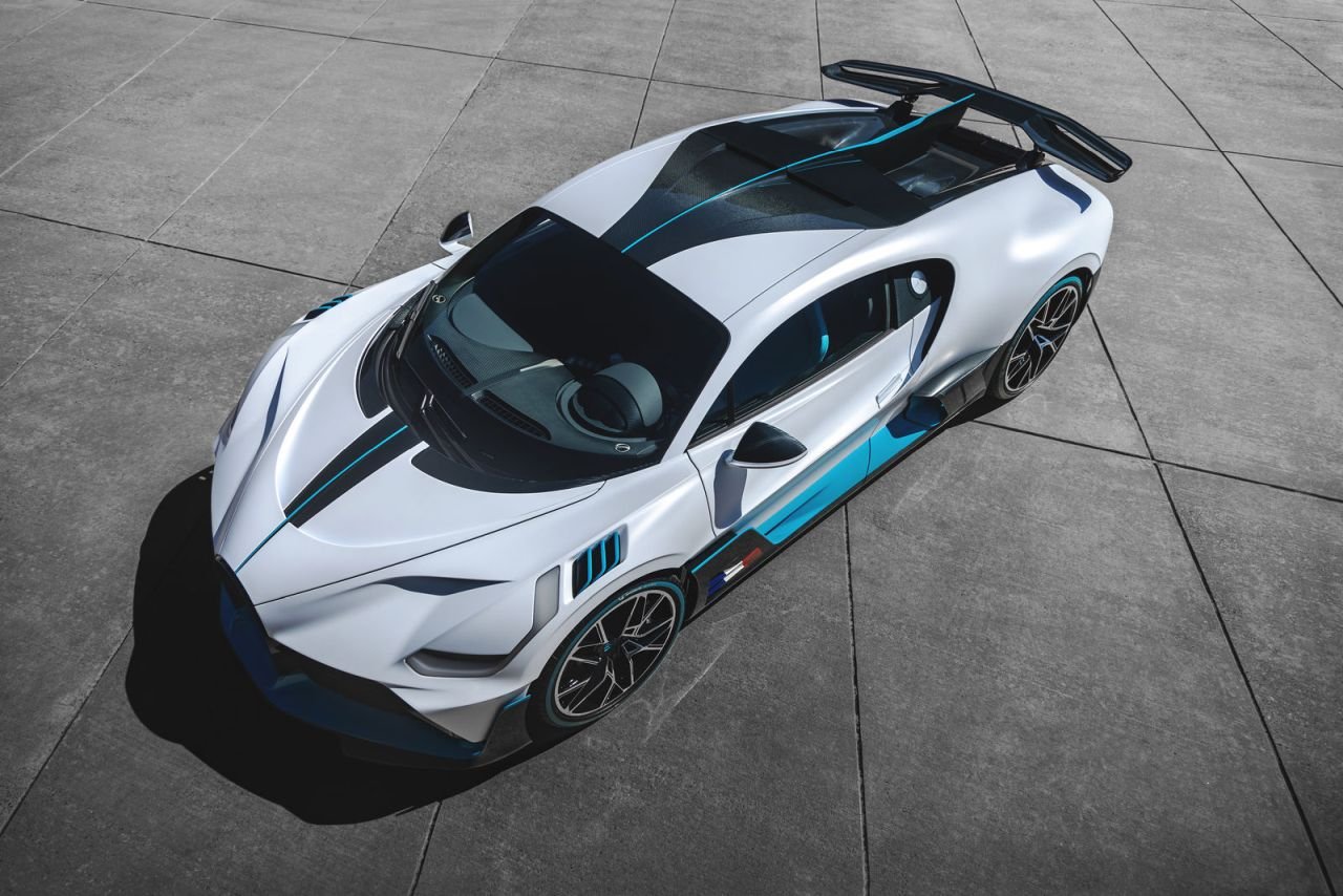 Bugatti Divo-deliveries-start-3