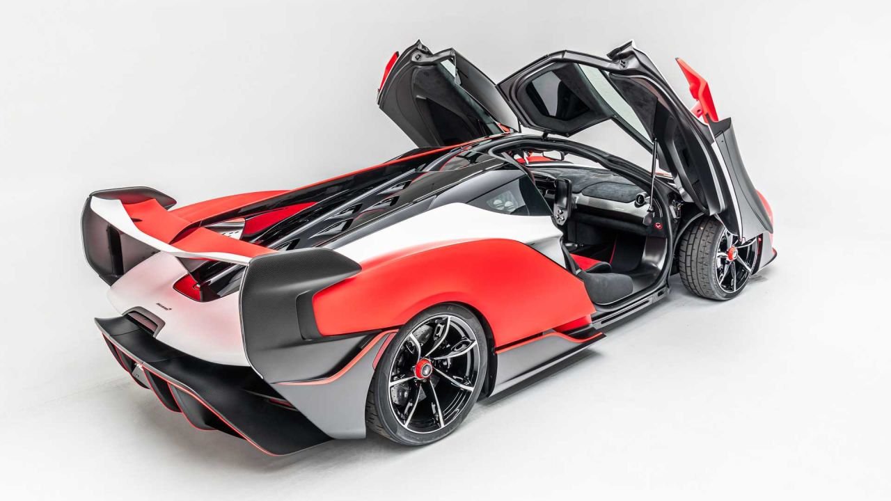 2021-mclaren-sabre-doors