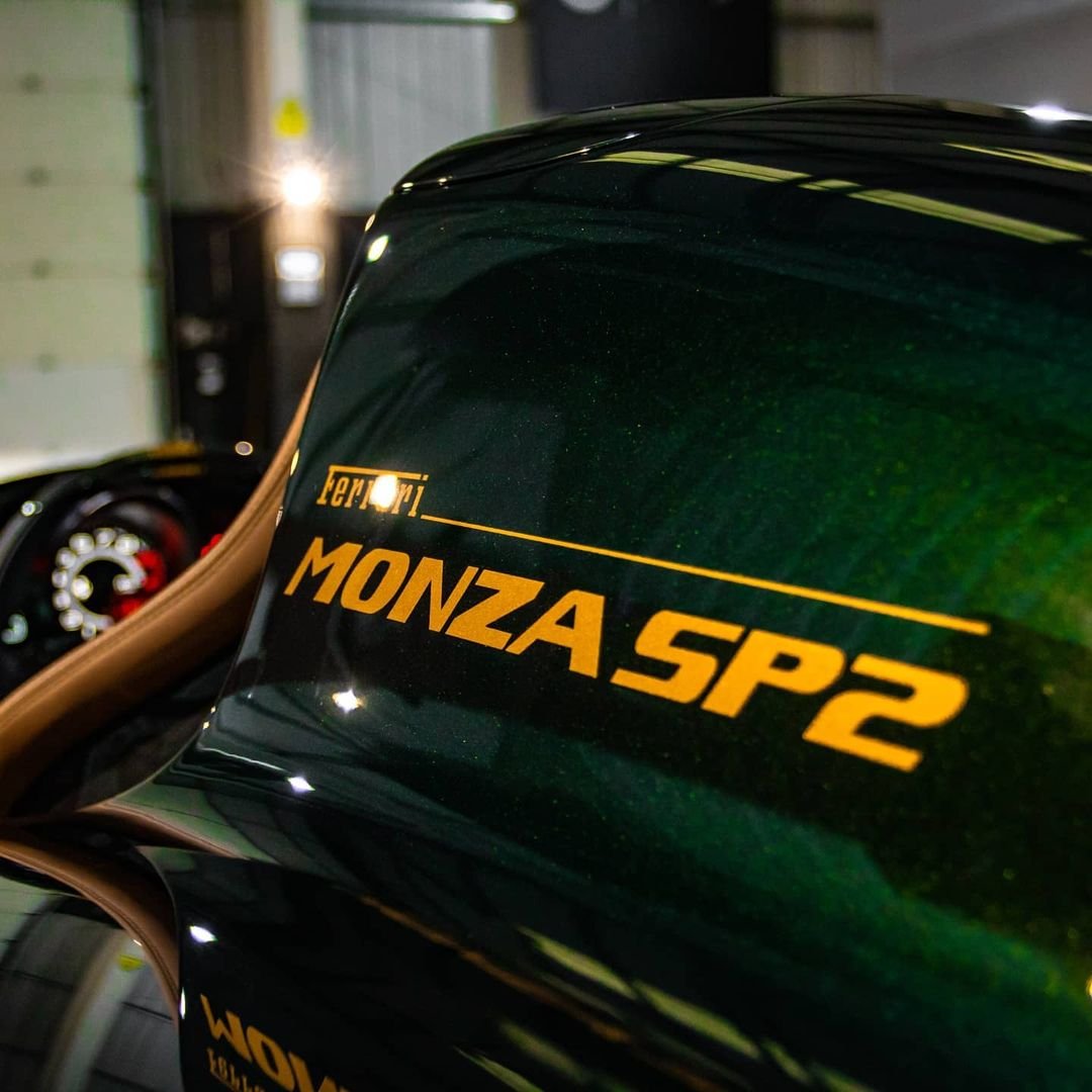 Green-Gold-Ferrari Monza SP2-UK-2