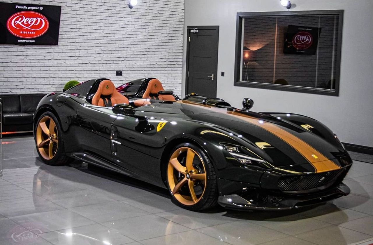 Green-Gold-Ferrari Monza SP2-UK-4