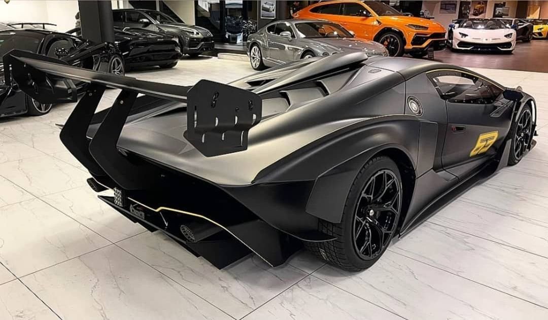 Lamborghini Essenza SCV12-1