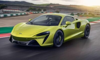 2022-mclaren-artura-exterior