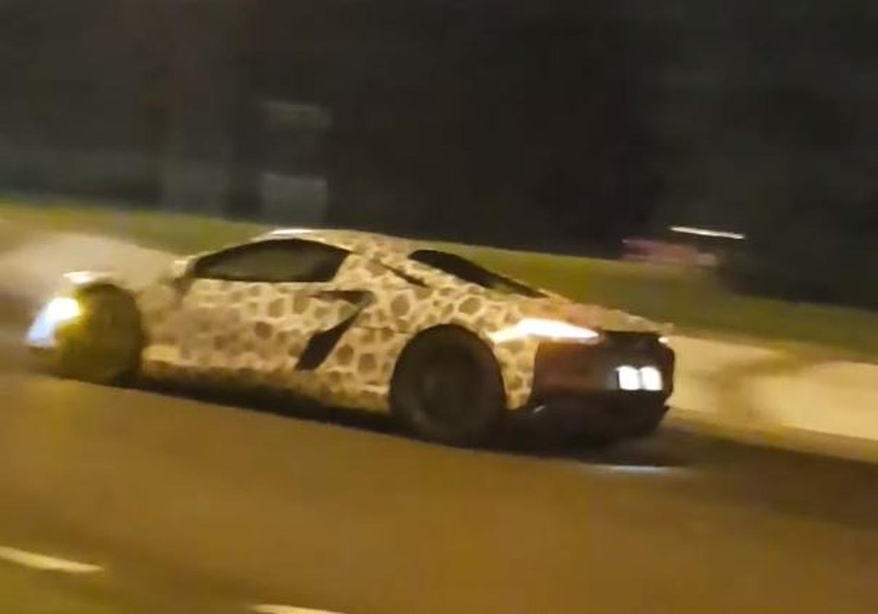 McLaren Artura-test-mule-1