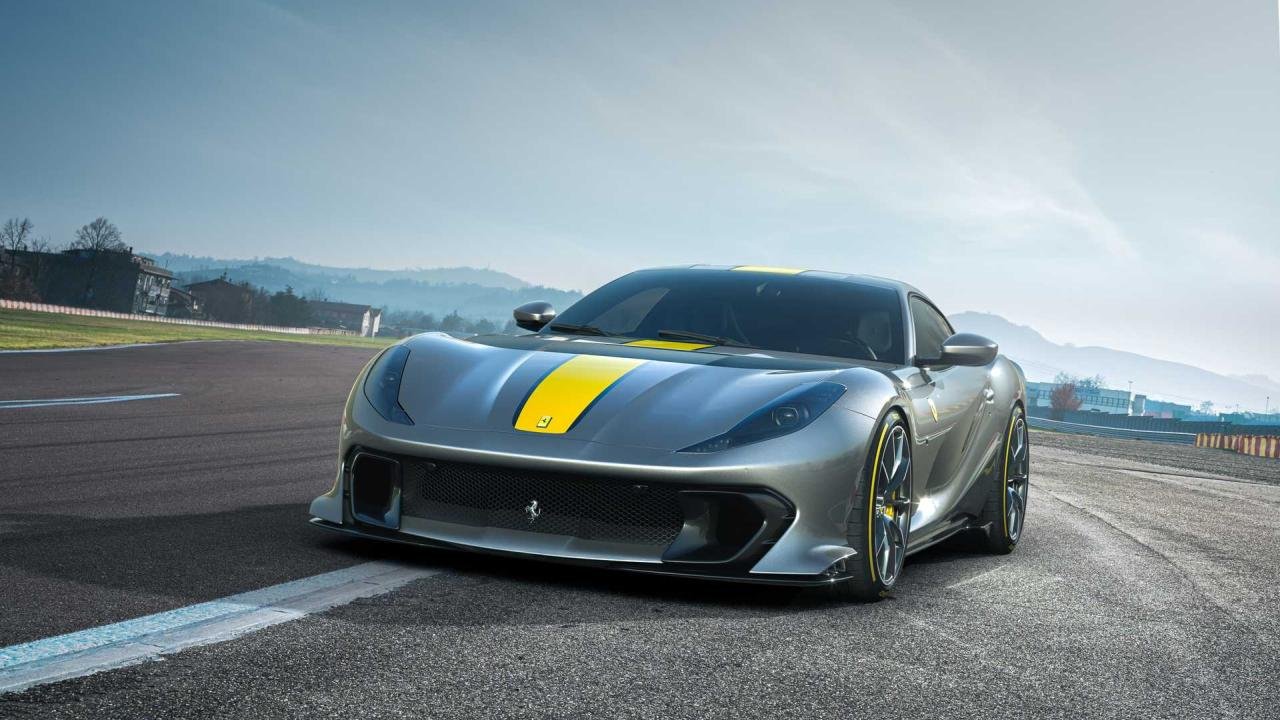 Ferrari 812 Competizione-1