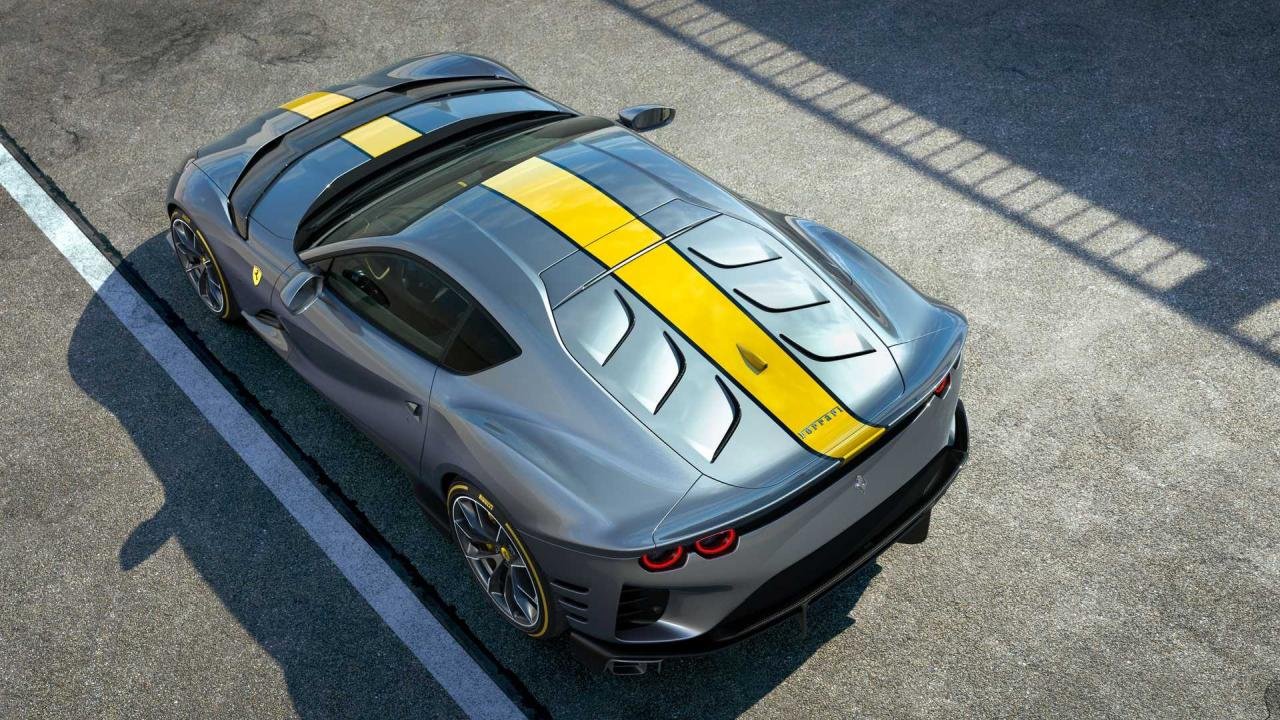 Ferrari 812 Competizione-3