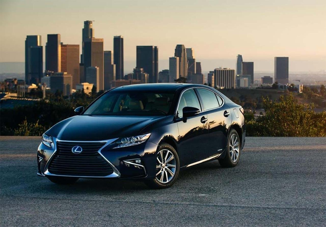2016-Lexus-ES-300h