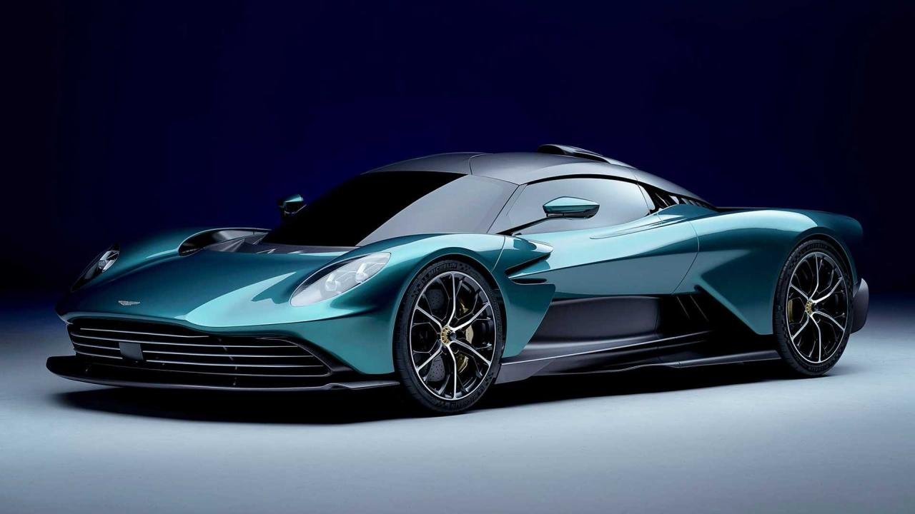 Aston Martin Valhalla-1