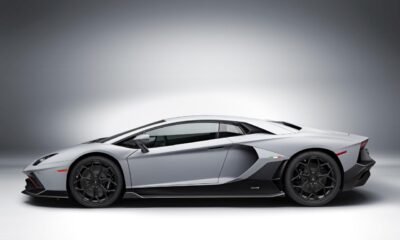 Aventador Ultimae Coupé - Side