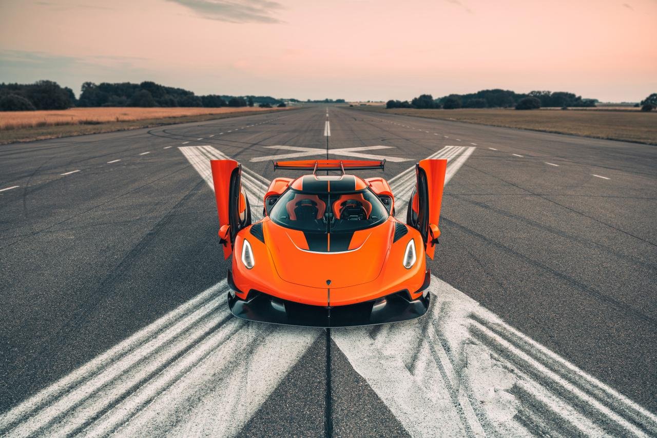 Koenigsegg Jesko-Orange-Pre-Series-Production-3