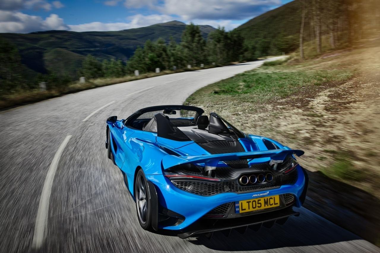Small-13443-McLaren765LTSpider