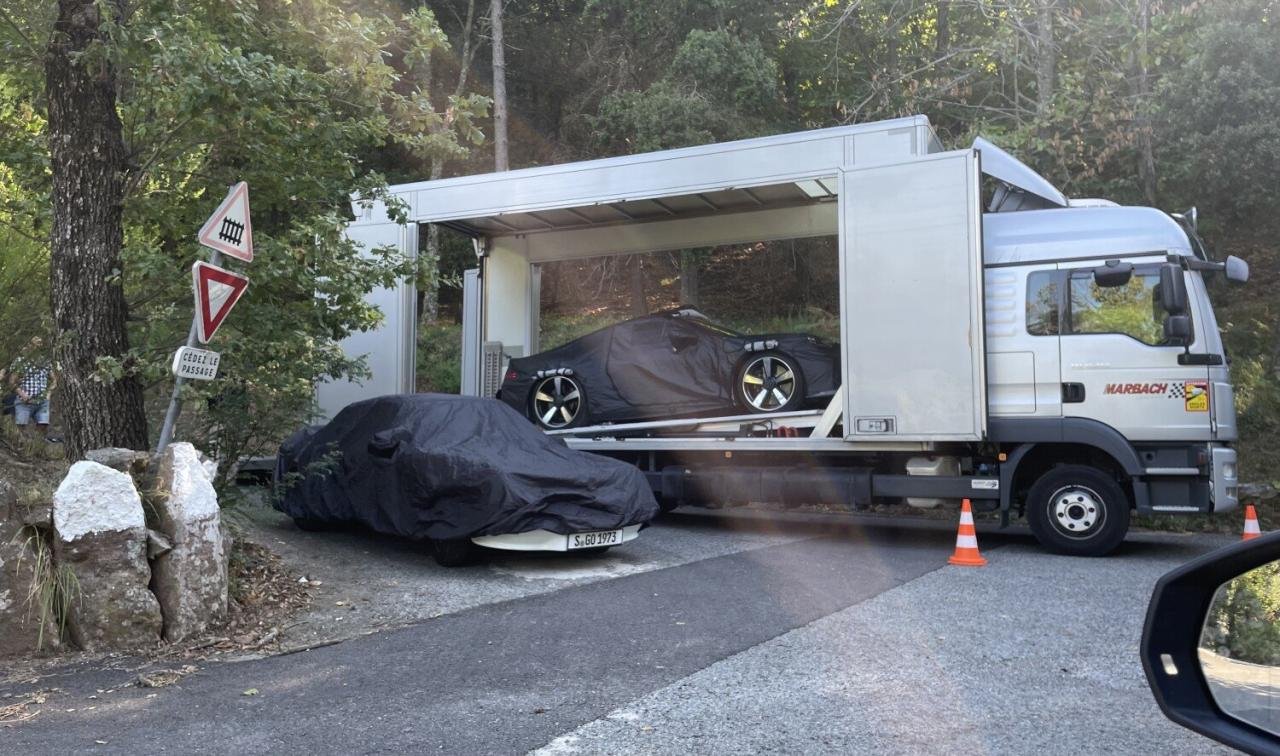 2022 Porsche 911 Sport Classic-992-spy shots-France-2