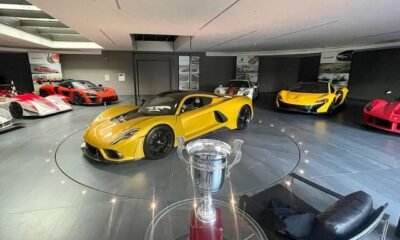 Hennessey Venom F5 yellow-delivery