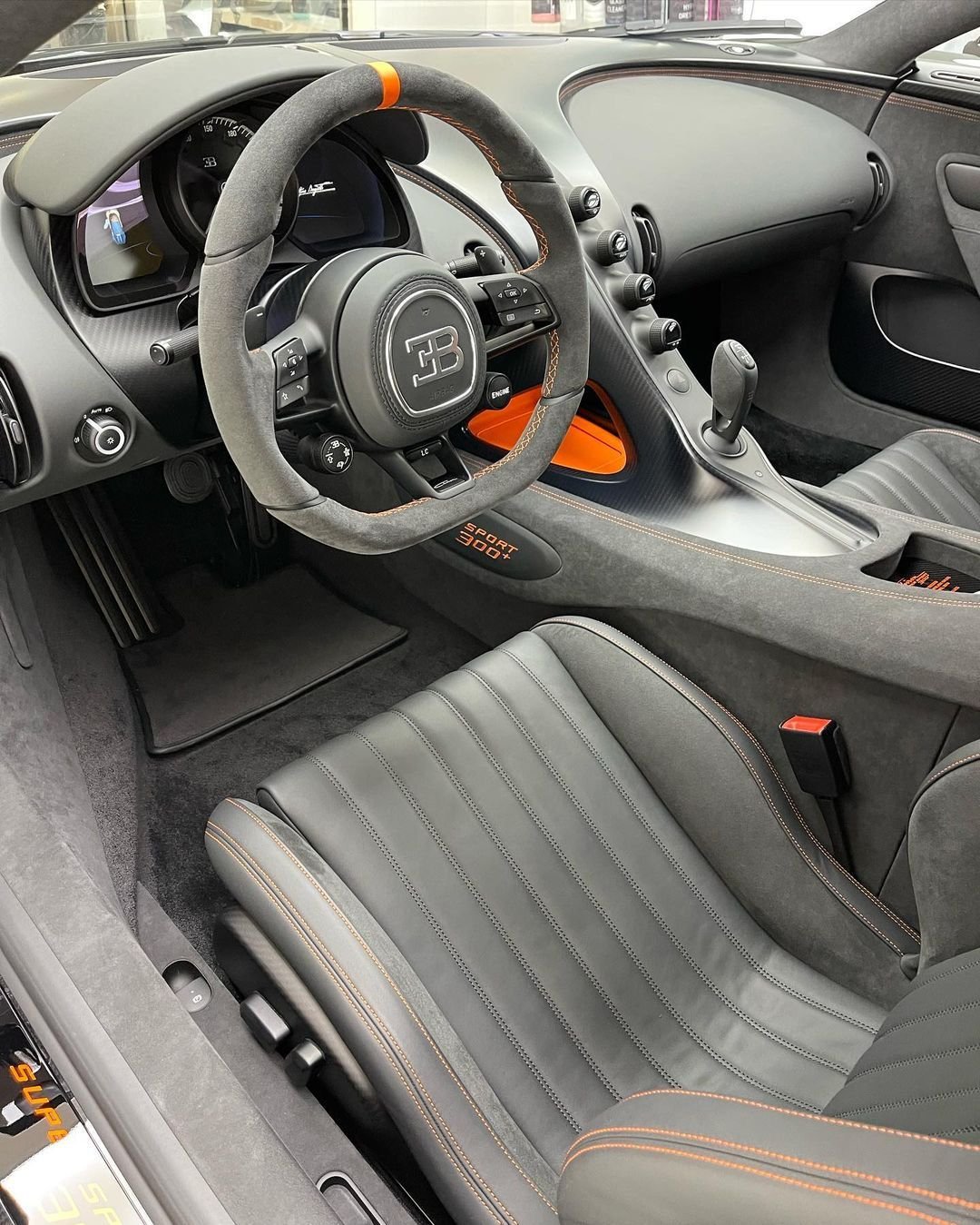 Bugatti Chiron Super Sport 300+Topaz Detailing-1