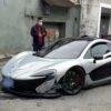 McLaren P1-silver-China-crash