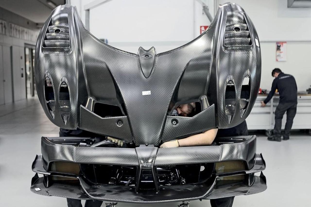 Pagani Huayra Roadster BC-production-end-1
