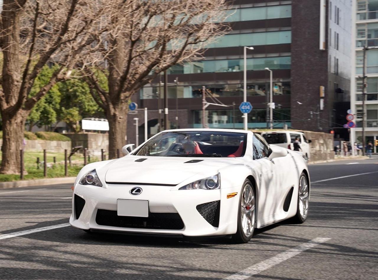 Lexus LFA-Spyder-Roadster-Convertible-Japan-2