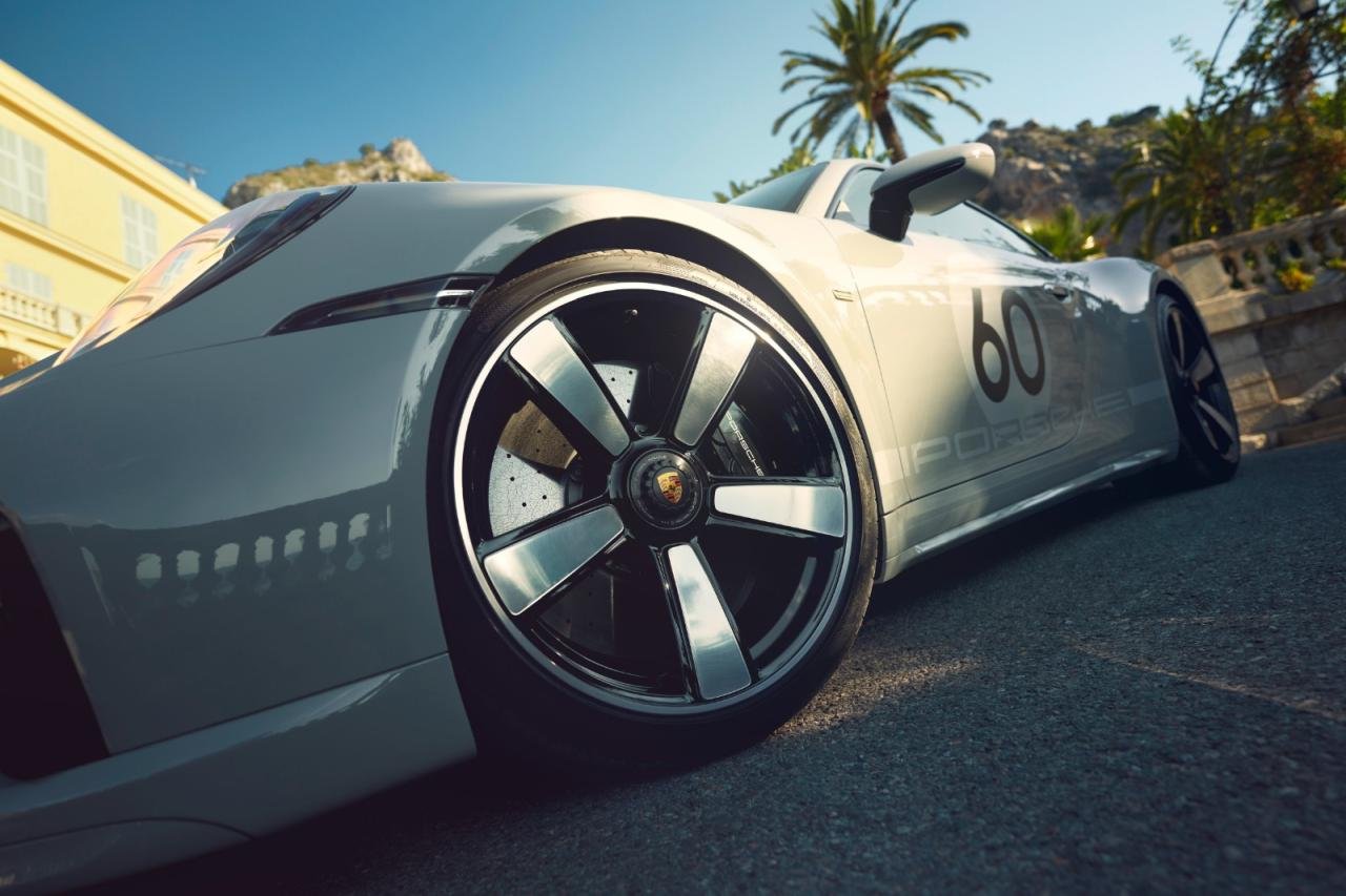 2023 Porsche 911 Sport Classic 992-leaked-3