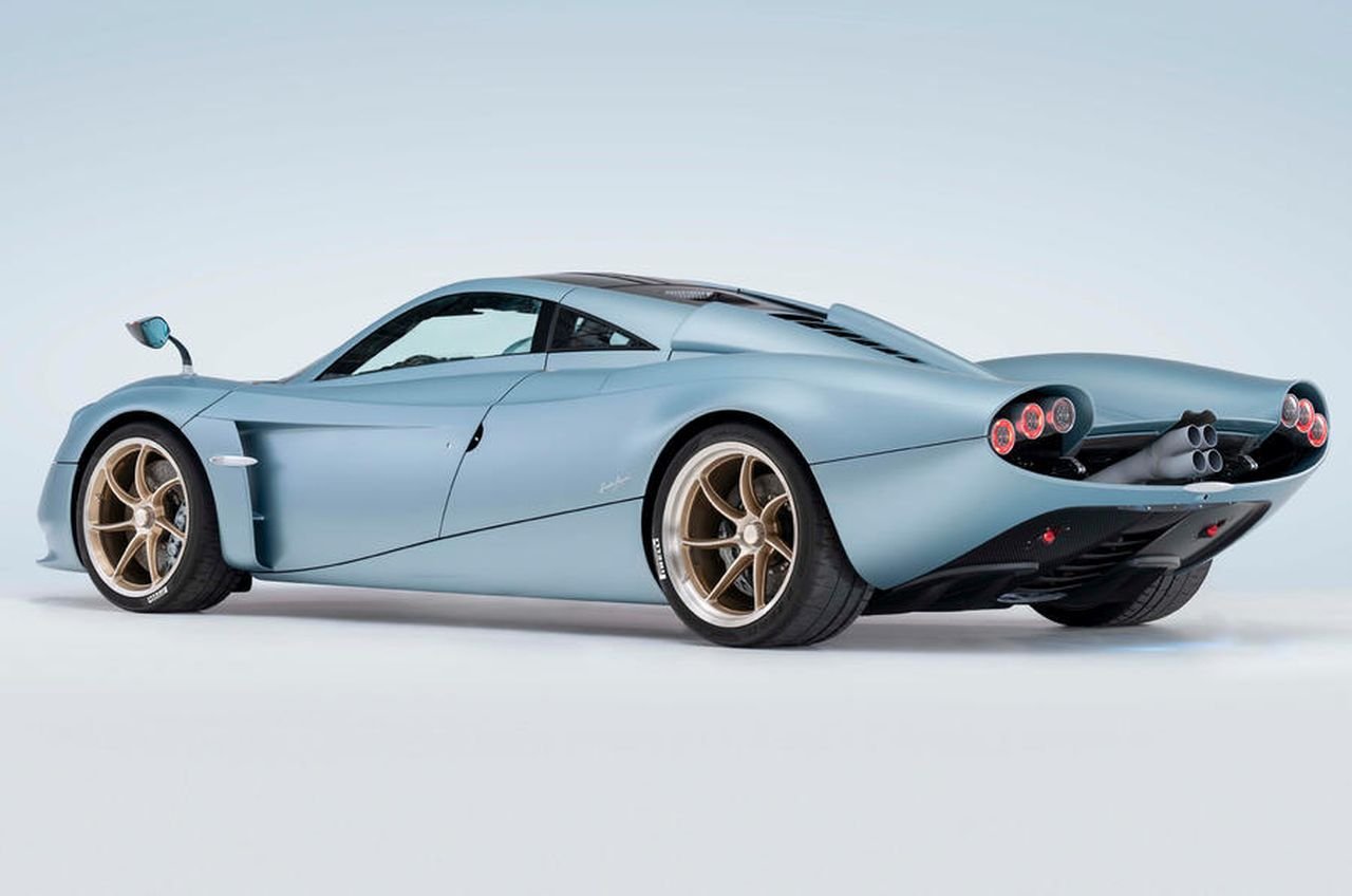 97-pagani-huayra-codalunga-rear-quarter