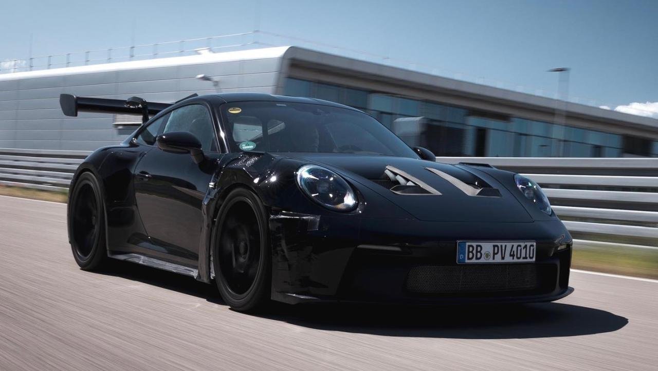 2023 Porsche 911 GT3 RS debut teaser