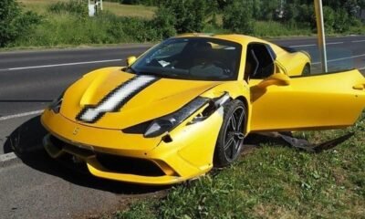 Ferrari 458 Speciale Aperta-Yellow-Czech-crash-3