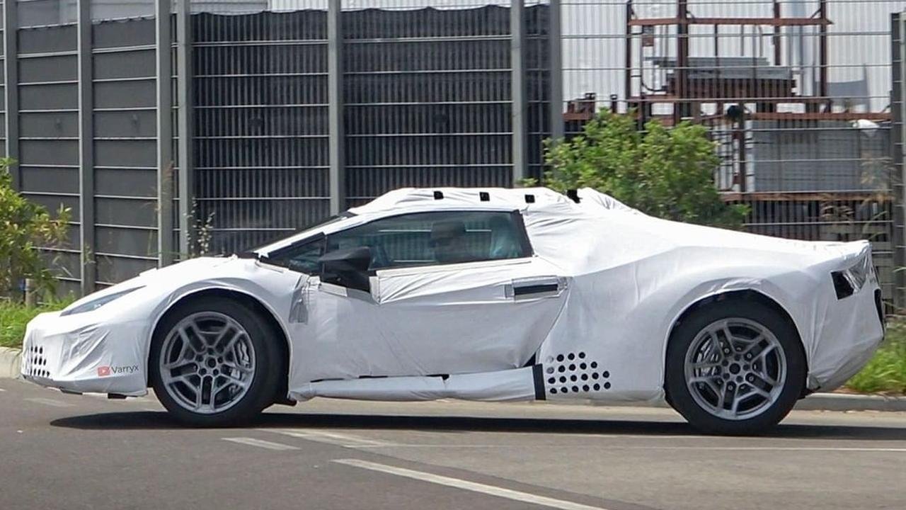 Lamborghini Huracan Sterrato-spy shots-1