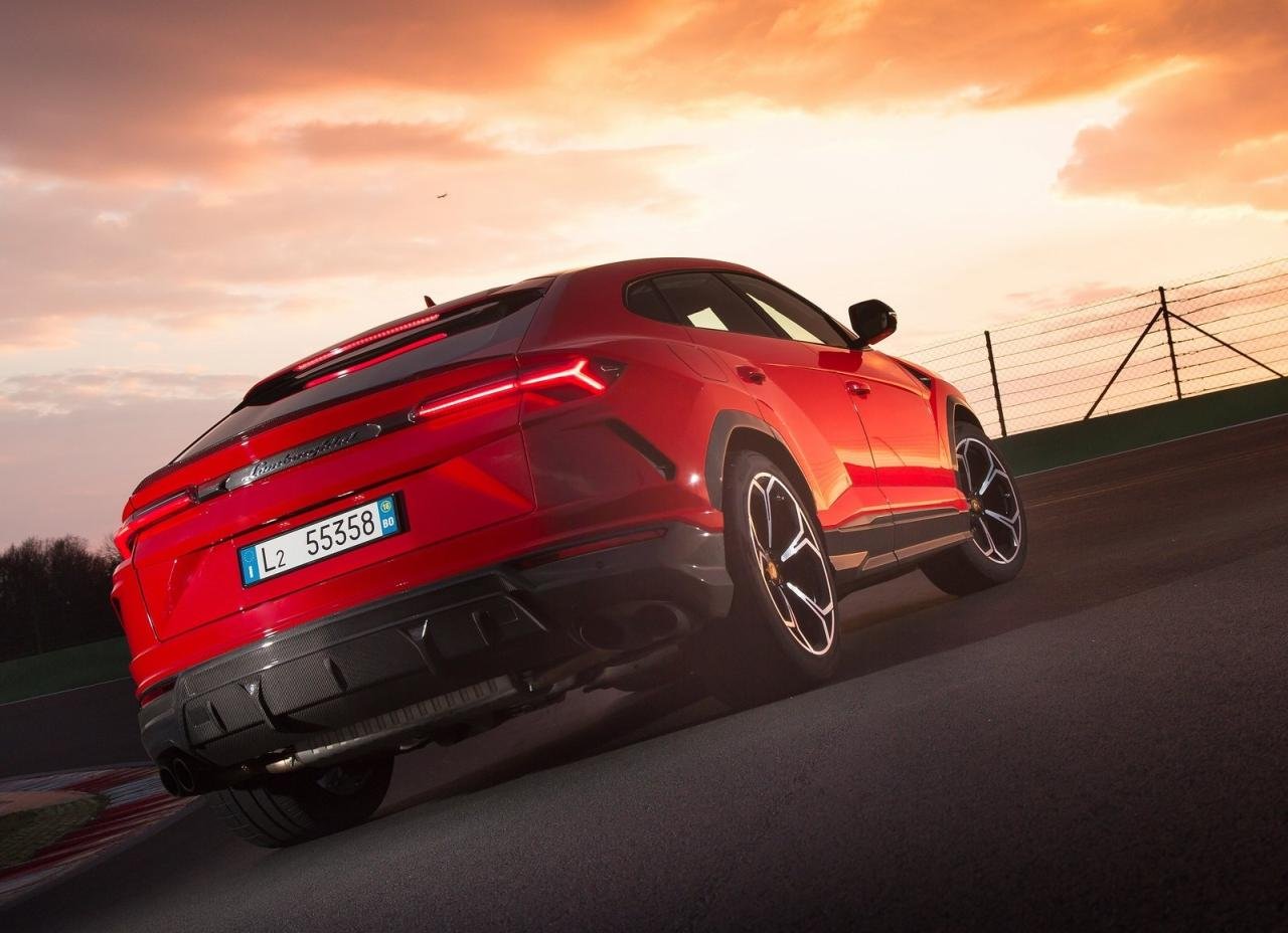 Lamborghini-Urus-2019-1600-8d