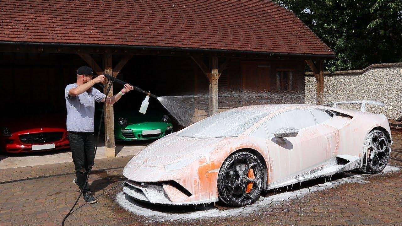 Lamborghini Huracan foam wash-1