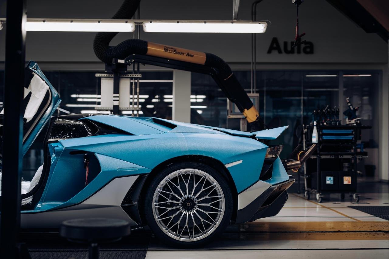 Final Lamborghini Aventador Ultimae Roadster-3