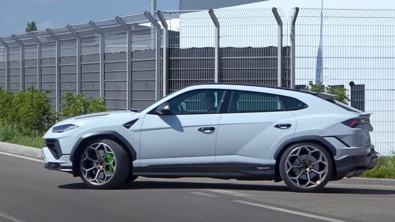 Lamborghini Urus Performante-spotted-at-factory