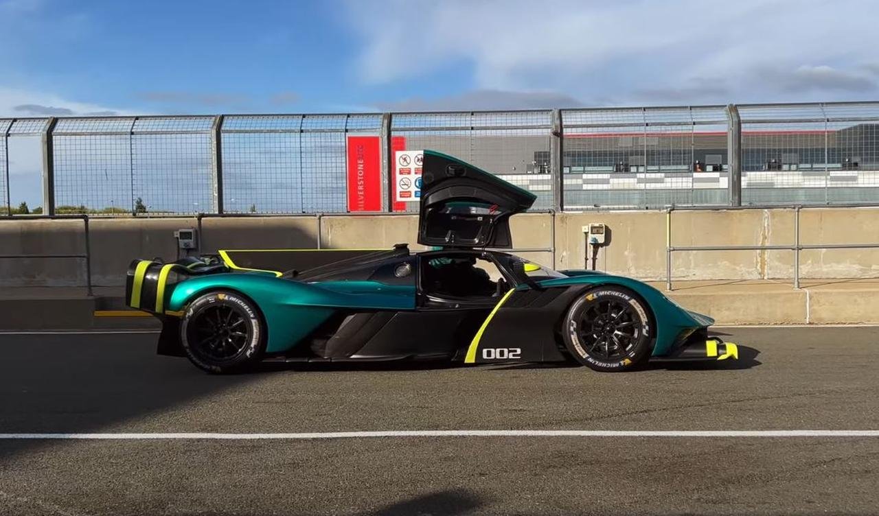 Aston Martin Valkyrie AMR Pro-Silverstone-lap