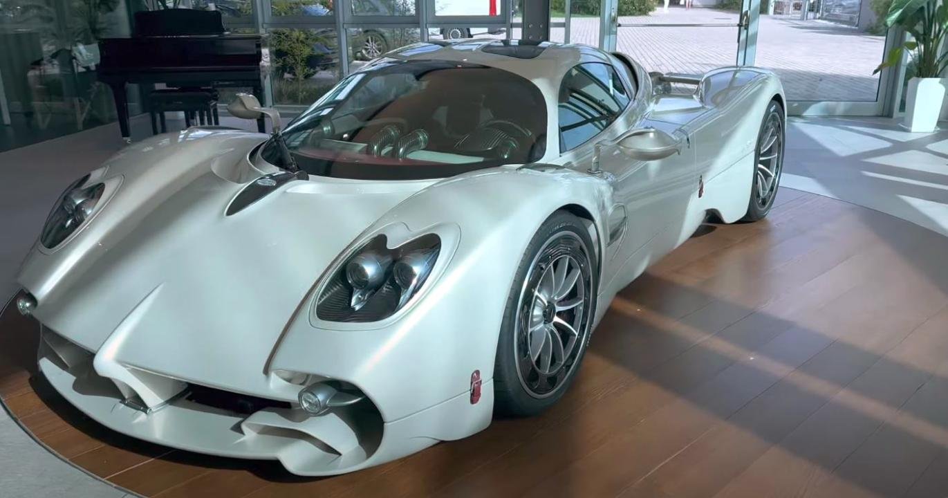 Pagani Utopia-walkaround-video