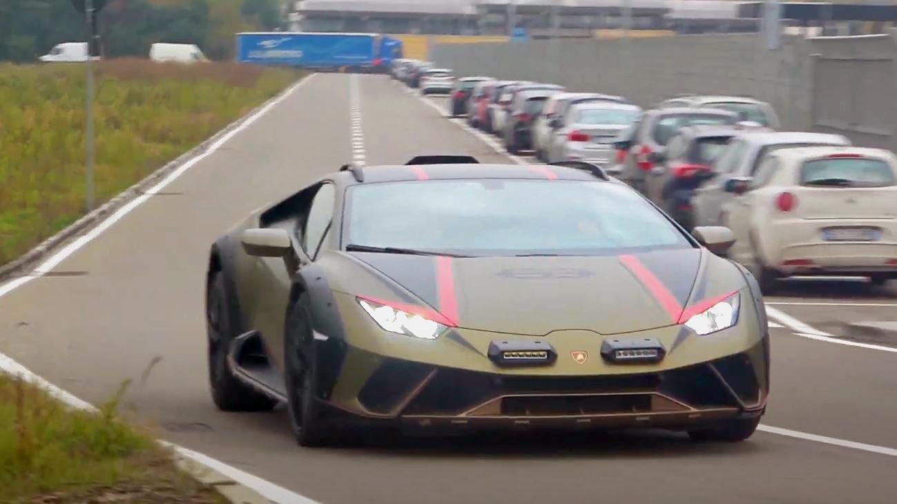 Lamborghini Huracan Sterrato-spotted-Italy