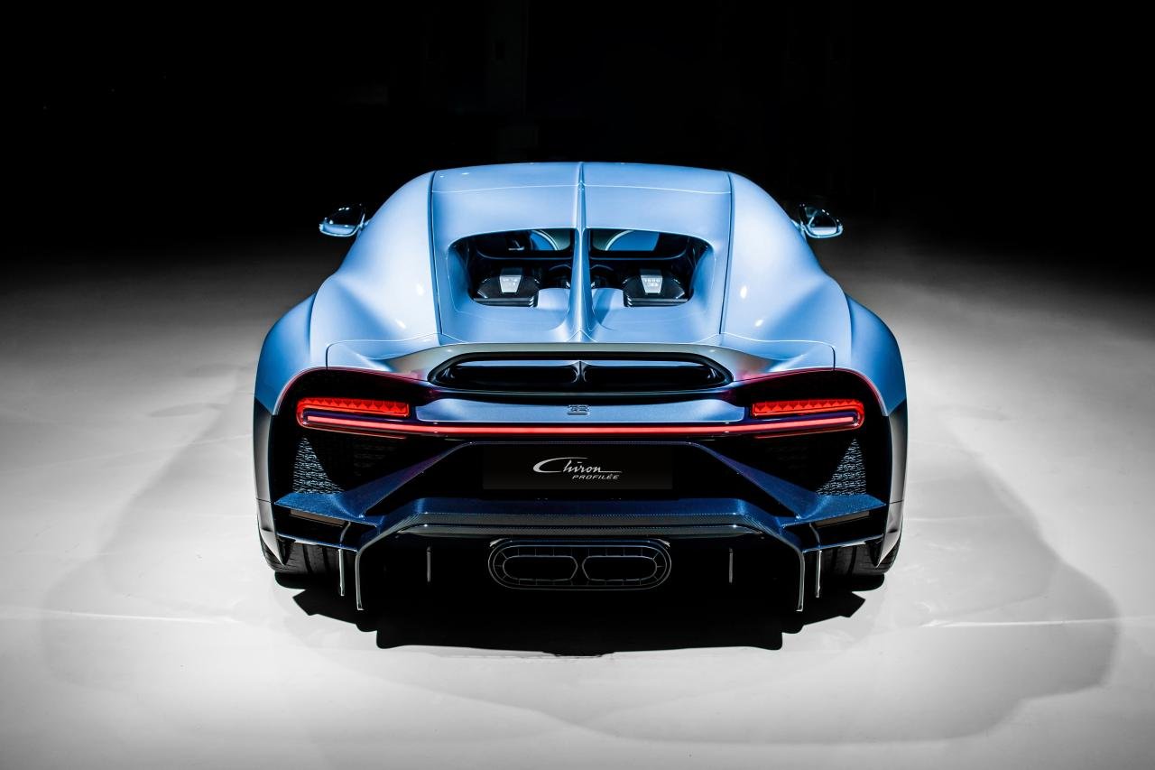 03 BUGATTI_CHIRON-Profilee
