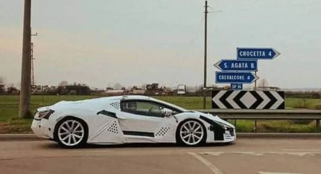 2023 Lamborghini Aventador successor-spy-images-2