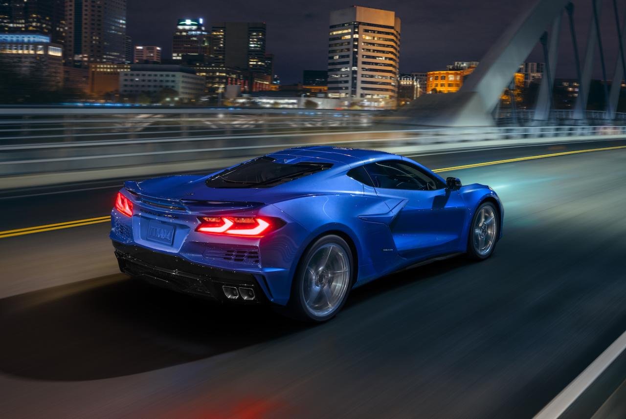 2024 Chevrolet Corvette E-Ray Hybrid-1