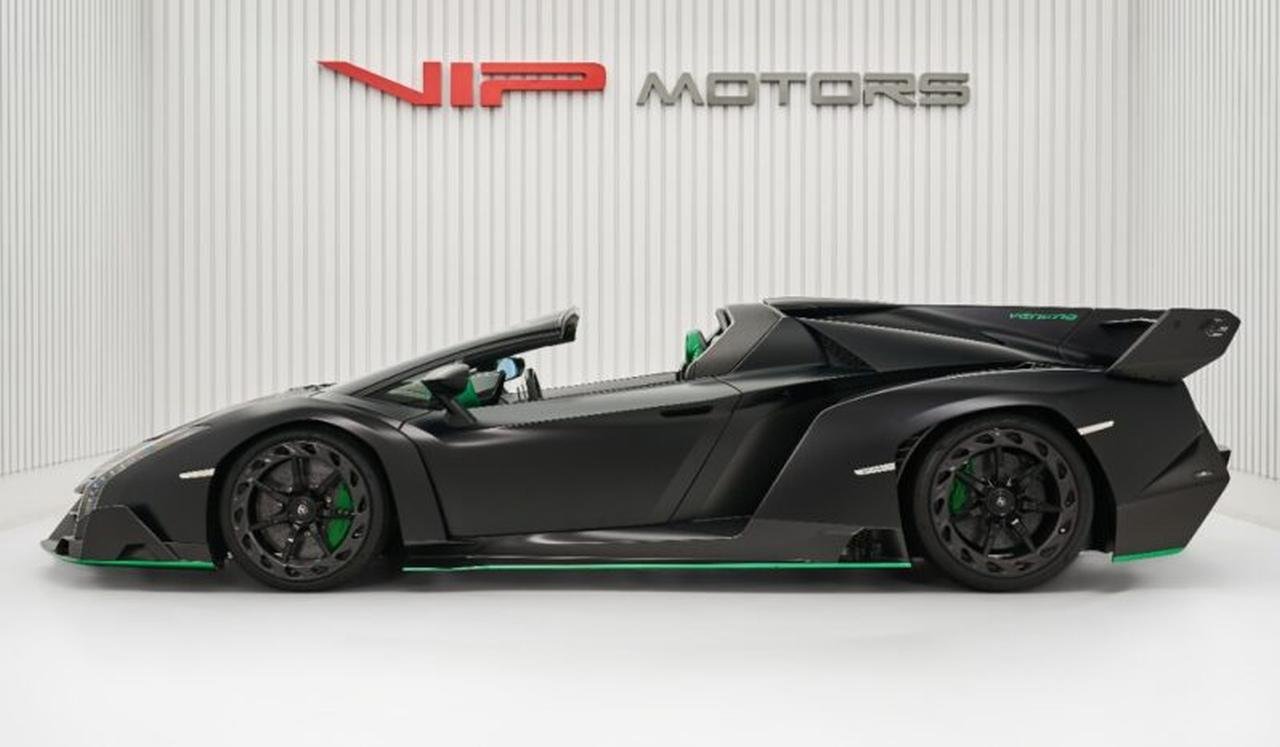 Lamborghini Veneno Roadster-for-sale-Dubai-2