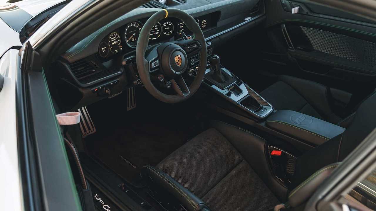 Porsche 911 GT3 RS tribe to Carrera RS
