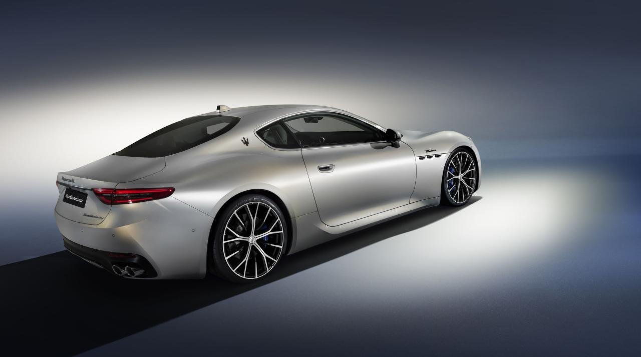 2024-maserati-granturismo-modena