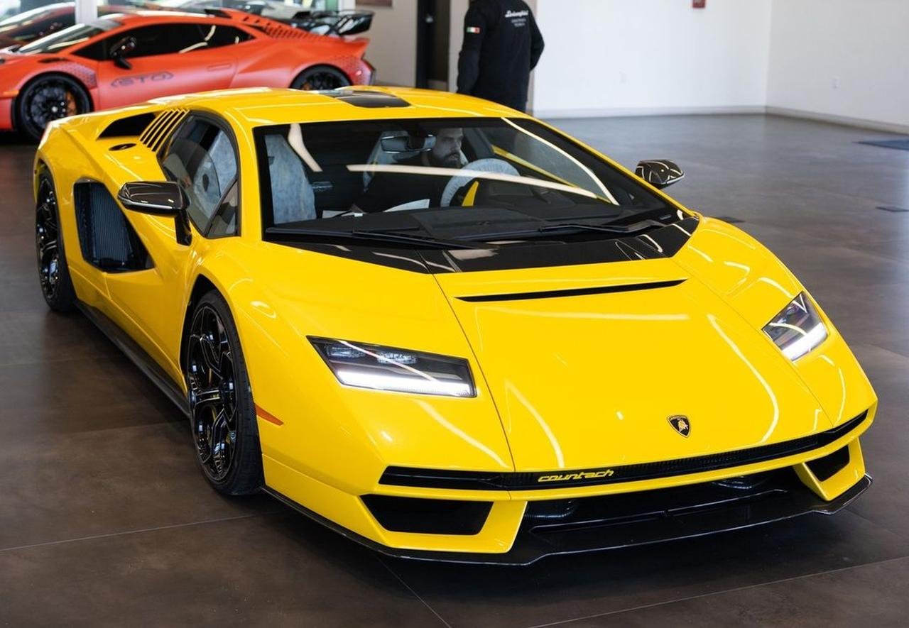 Yellow Lamborghini Countach LPI800-4-Houston-1