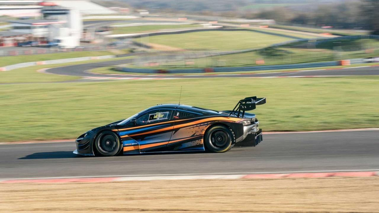 mclaren-720s-gt3-evo (1)