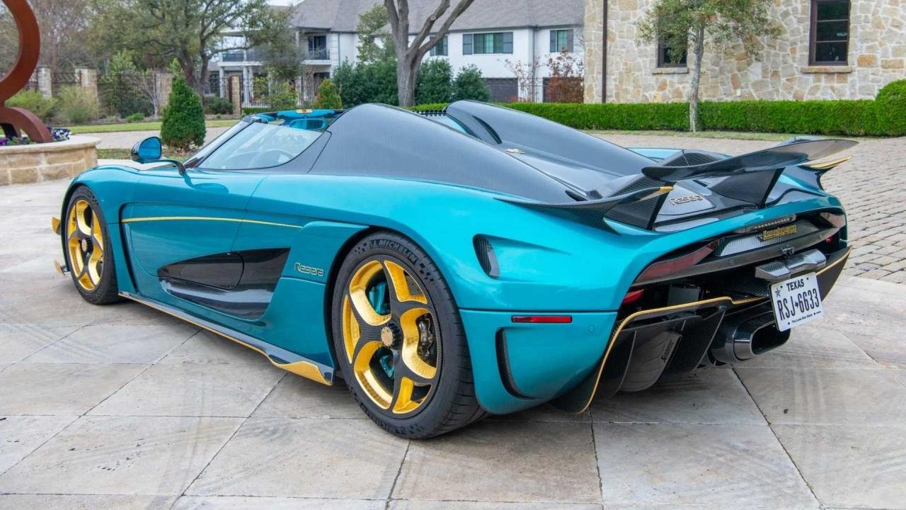 2021-koenigsegg-regera-candy-liquid-blue-for-sale-2
