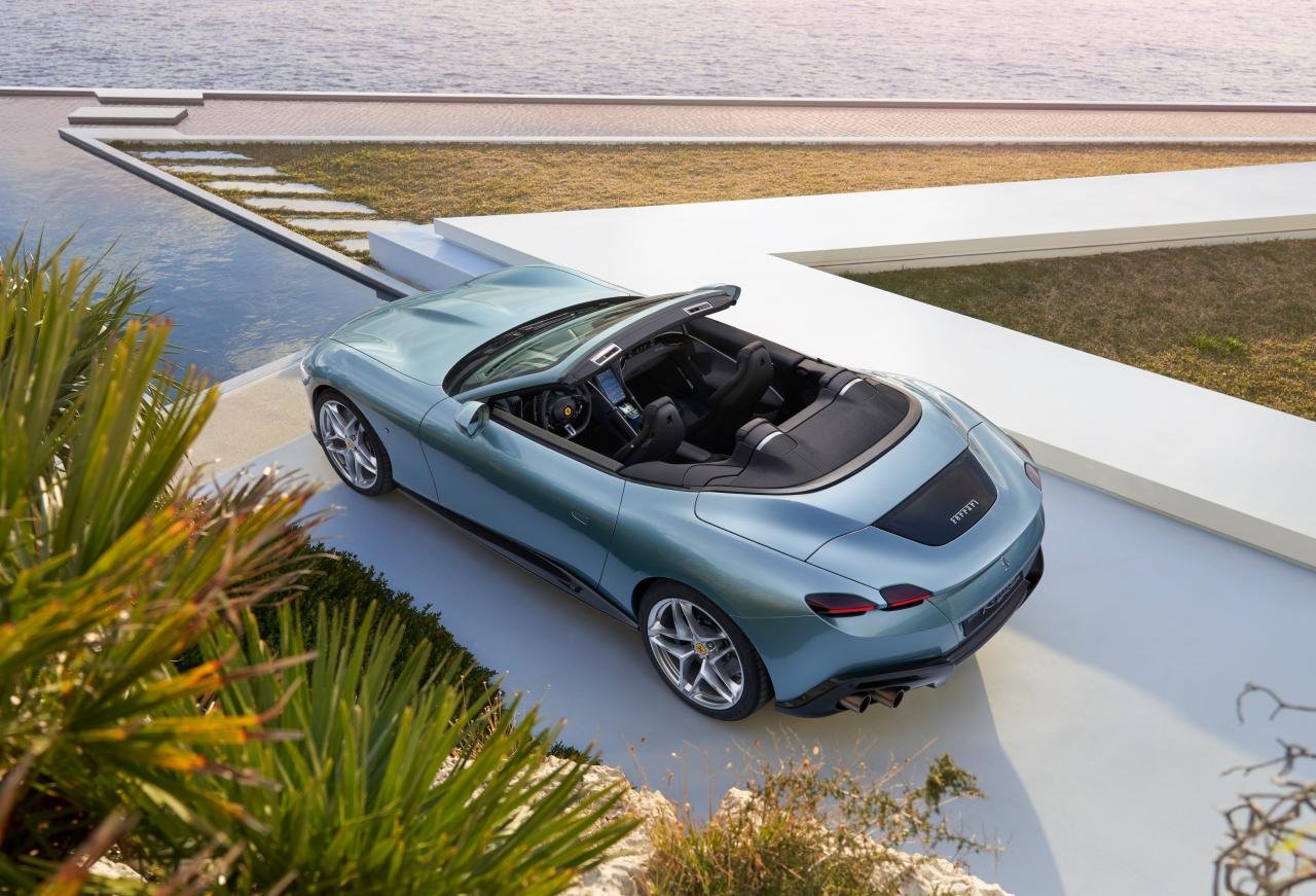 Ferrari Roma Spider-4