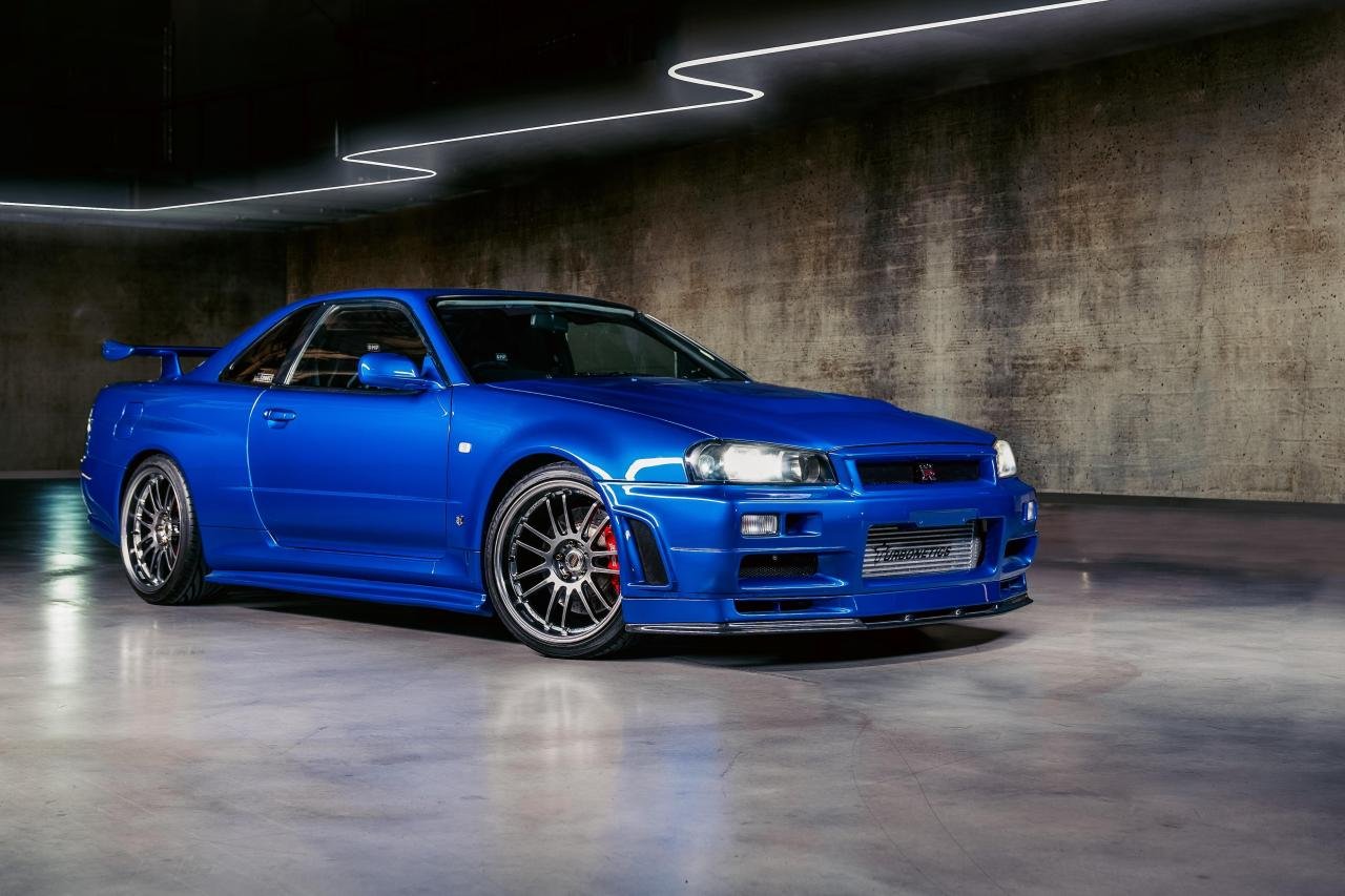 Paul Walker-Nissan-GT-R-Fast-and-Furious-2